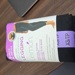 Lemon Size XS Black Fleece Lined Seamless High Waisted Leggings